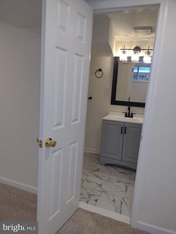 812 FOREST GLEN RD, Silver Spring, MD 20901