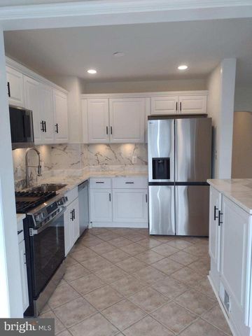 812 FOREST GLEN RD, Silver Spring, MD 20901