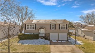 7545 W Hickory Creek Drive, Frankfort, IL 60423