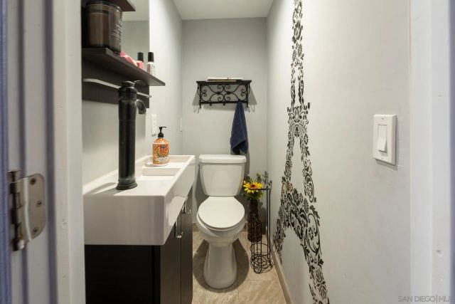 18097 Valladares, San Diego, CA 92127