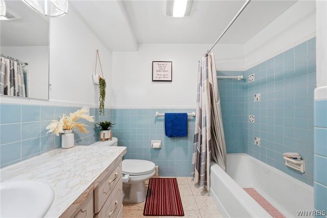 9 Marann Terrace, West Seneca, NY 14206