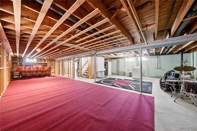 9 Marann Terrace, West Seneca, NY 14206