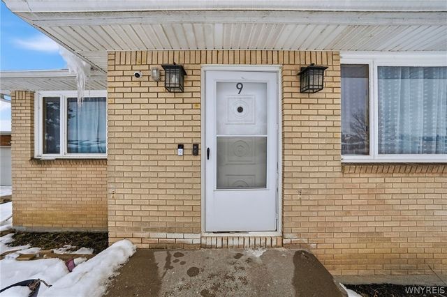 9 Marann Terrace, West Seneca, NY 14206