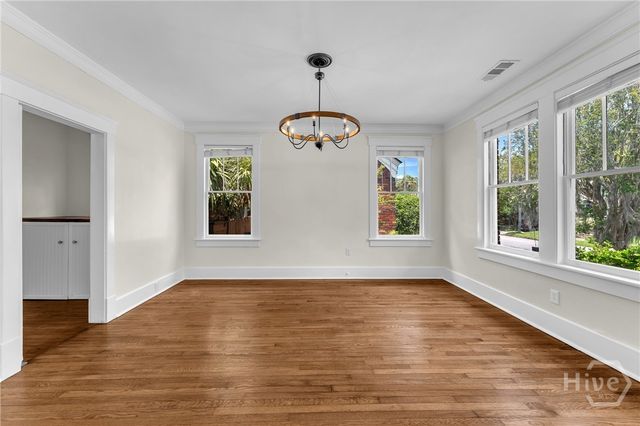 125 E 54th Street, Savannah, GA 31405