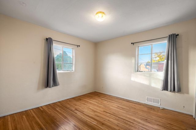 701 Laguayra Drive NE, Albuquerque, NM 87108