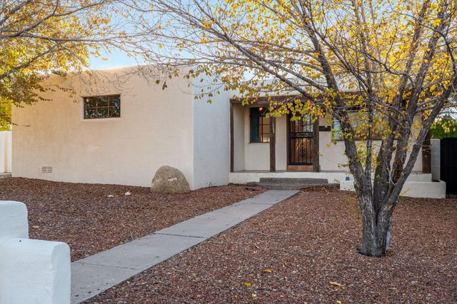 701 Laguayra Drive NE, Albuquerque, NM 87108