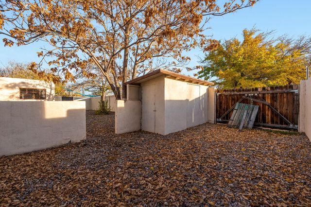 701 Laguayra Drive NE, Albuquerque, NM 87108