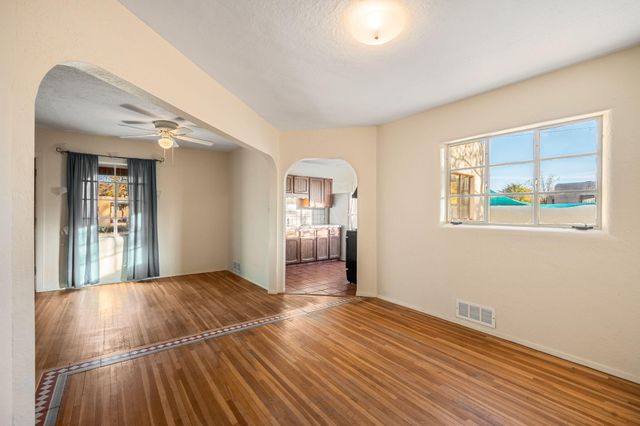 701 Laguayra Drive NE, Albuquerque, NM 87108