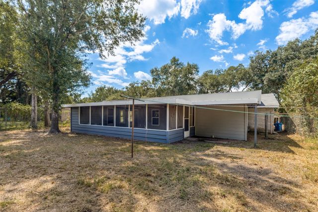 200 Pine Street, Prairie View, TX 77445