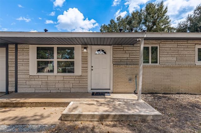 200 Pine Street, Prairie View, TX 77445