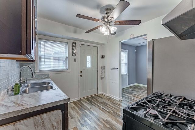939 Bellwood Avenue, Bellwood, IL 60104