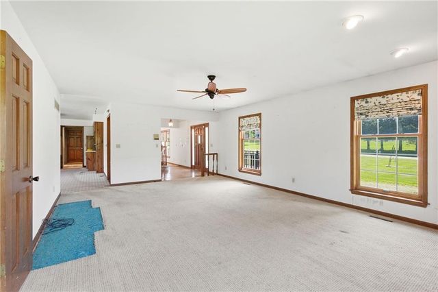20208 S Bridle Lane, Peculiar, MO 64078