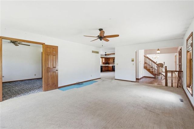 20208 S Bridle Lane, Peculiar, MO 64078