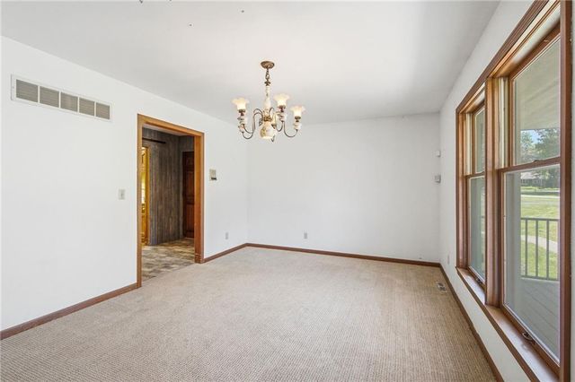 20208 S Bridle Lane, Peculiar, MO 64078