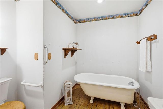 20208 S Bridle Lane, Peculiar, MO 64078