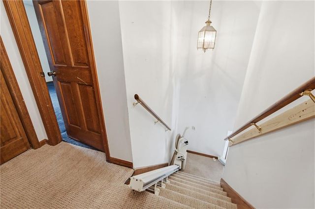 20208 S Bridle Lane, Peculiar, MO 64078