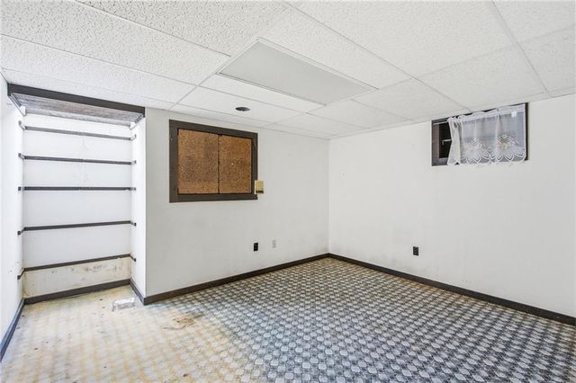 20208 S Bridle Lane, Peculiar, MO 64078