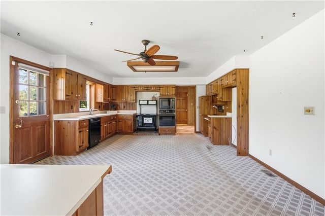 20208 S Bridle Lane, Peculiar, MO 64078
