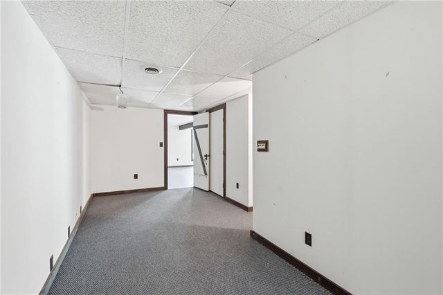 20208 S Bridle Lane, Peculiar, MO 64078