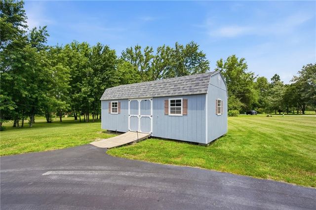 20208 S Bridle Lane, Peculiar, MO 64078