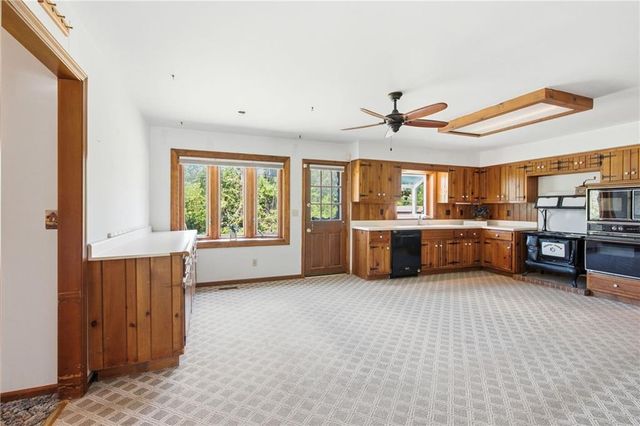 20208 S Bridle Lane, Peculiar, MO 64078