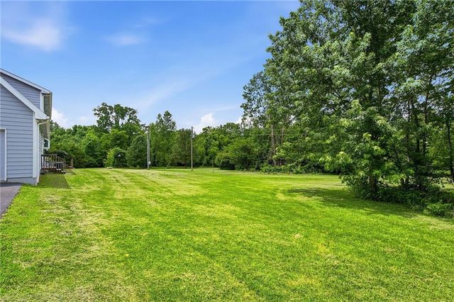 20208 S Bridle Lane, Peculiar, MO 64078