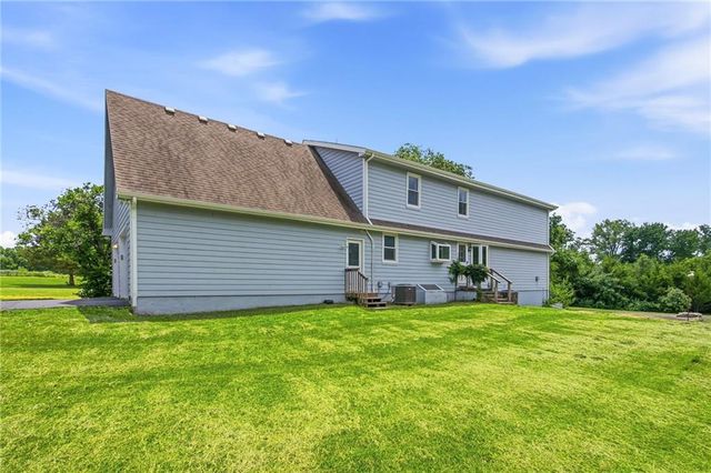 20208 S Bridle Lane, Peculiar, MO 64078