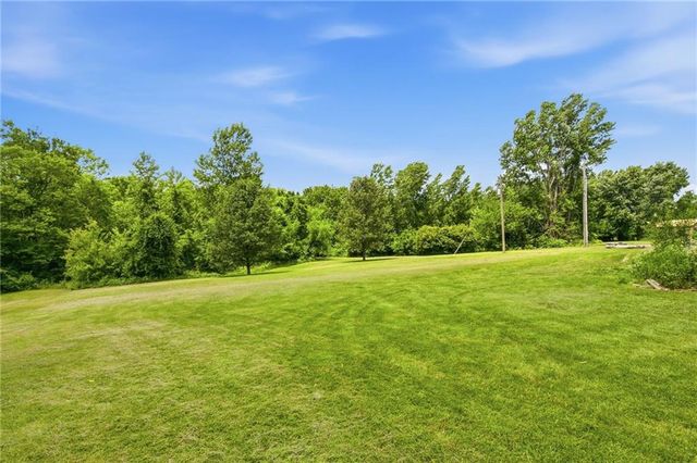 20208 S Bridle Lane, Peculiar, MO 64078