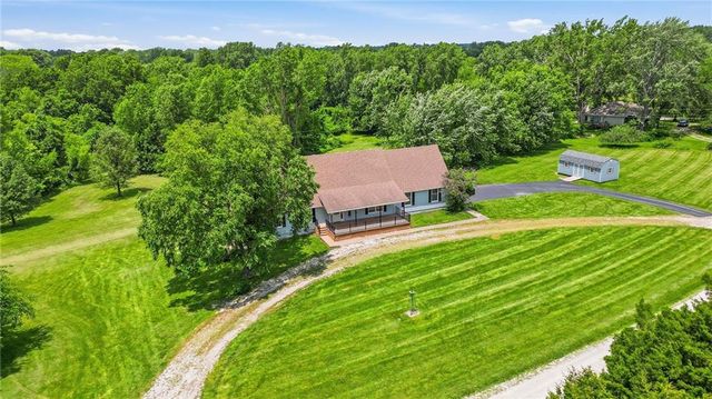 20208 S Bridle Lane, Peculiar, MO 64078