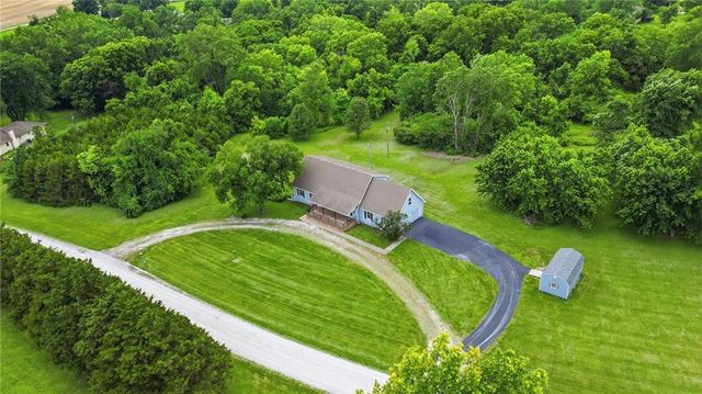 20208 S Bridle Lane, Peculiar, MO 64078