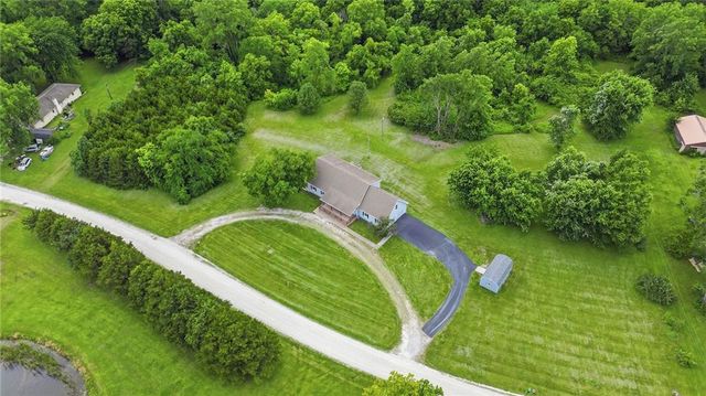 20208 S Bridle Lane, Peculiar, MO 64078