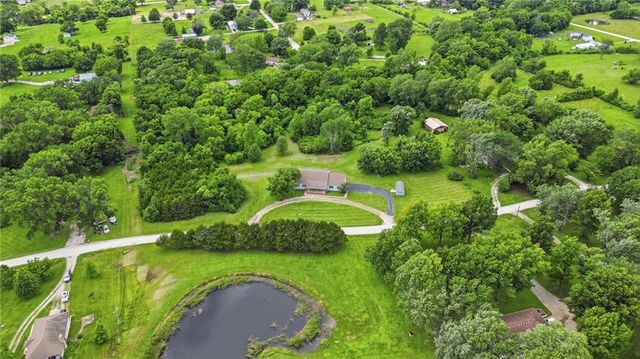 20208 S Bridle Lane, Peculiar, MO 64078