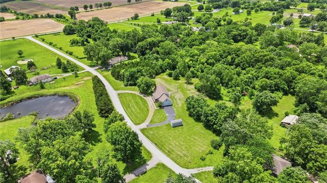 20208 S Bridle Lane, Peculiar, MO 64078