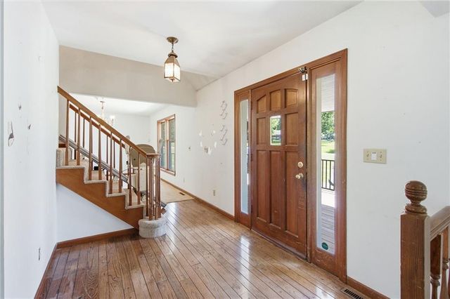 20208 S Bridle Lane, Peculiar, MO 64078