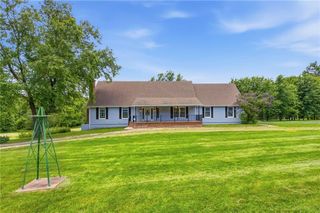 20208 S Bridle Lane, Peculiar, MO 64078