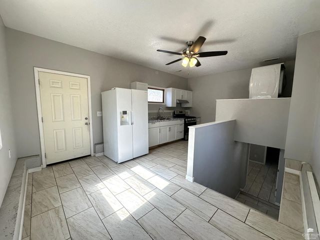 561 Zeandale, Manhattan, KS 66502