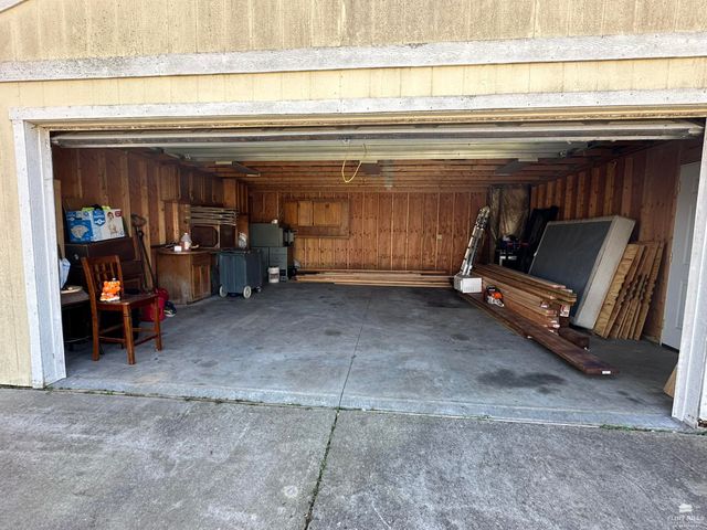 561 Zeandale, Manhattan, KS 66502