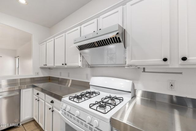 2645 S SOUTHWIND Drive, Gilbert, AZ 85295