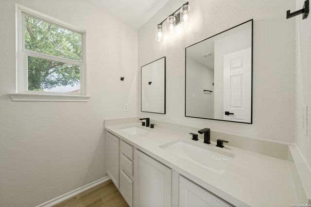 2864 SEASCAPE LN, New Braunfels, TX 78130