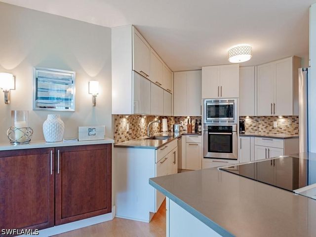 4551 Gulf Shore BLVD N 606, Naples, FL 34103