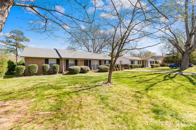 4033 Woodgreen Terrace, Charlotte, NC 28205
