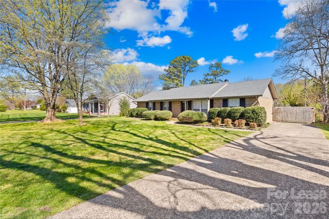 4033 Woodgreen Terrace, Charlotte, NC 28205