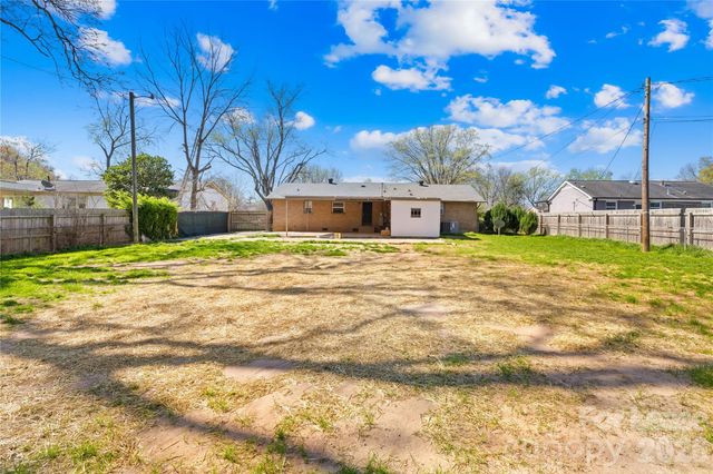4033 Woodgreen Terrace, Charlotte, NC 28205