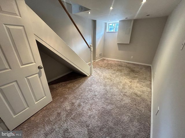 40 E BARNEY ST, Baltimore, MD 21230