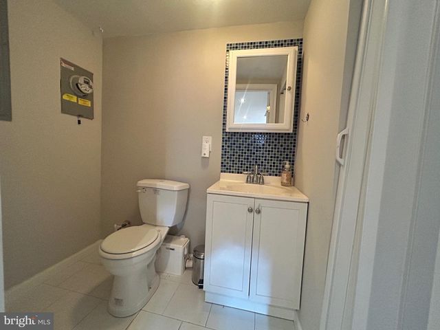 40 E BARNEY ST, Baltimore, MD 21230