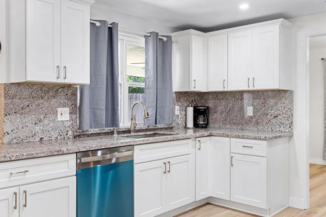 1059 Souza Blvd, Manteca, CA 95336