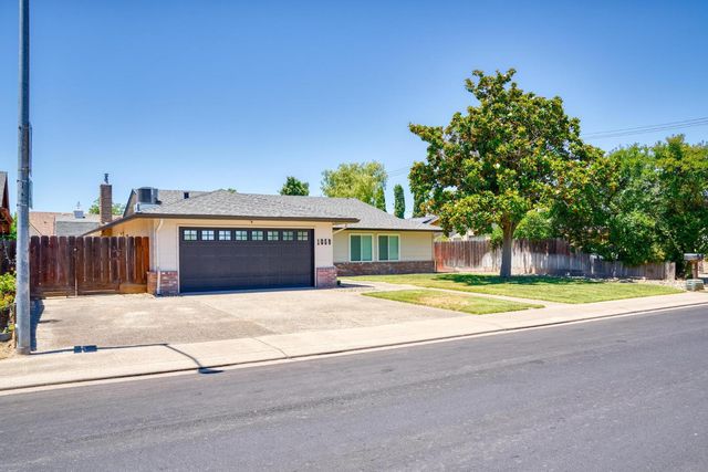1059 Souza Blvd, Manteca, CA 95336