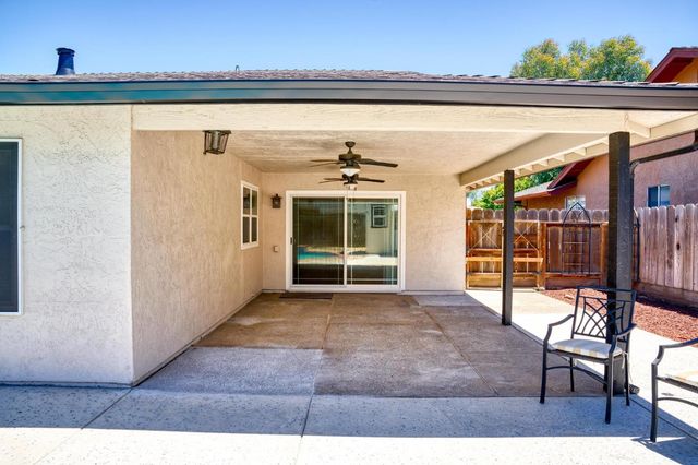1059 Souza Blvd, Manteca, CA 95336