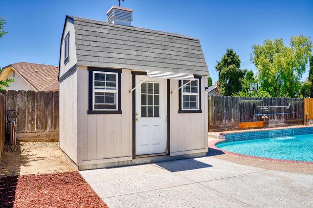 1059 Souza Blvd, Manteca, CA 95336