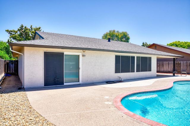 1059 Souza Blvd, Manteca, CA 95336